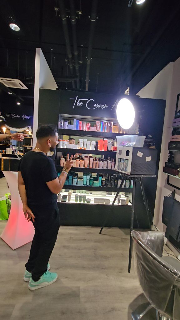 Soirées Privées Addict Paris La Réunion - Client au photobooth